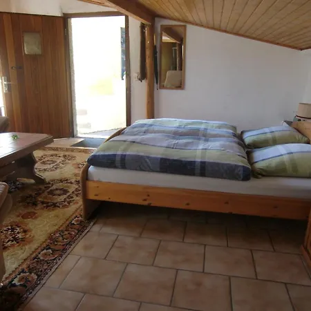 Flat Near With Private Garden Appartement
